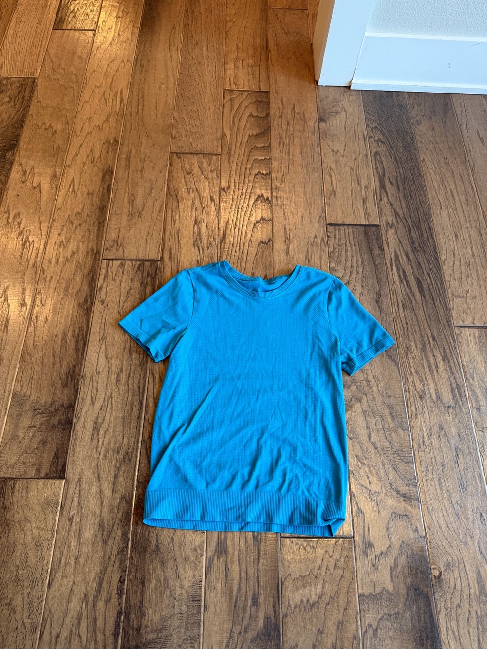 Athleta Short Sleeve Tee in Bright Teal Blue